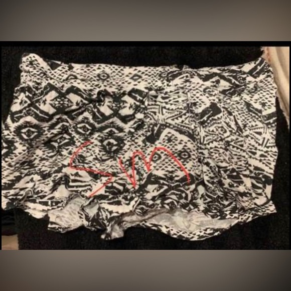 bundle of mixed  clothes for woman sm-xl - Picture 8 of 8